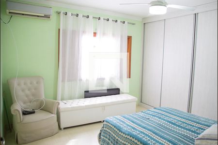 Casa à venda com 450m², 4 quartos e 3 vagas Casa à venda com 450m², 4 quartos e 3 vagasSuíte