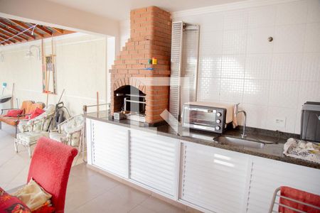 Casa à venda com 450m², 4 quartos e 3 vagas Casa à venda com 450m², 4 quartos e 3 vagasChurrasqueira