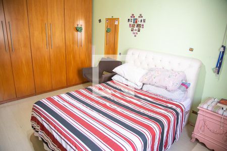 Casa à venda com 450m², 4 quartos e 3 vagas Casa à venda com 450m², 4 quartos e 3 vagasQuarto 2