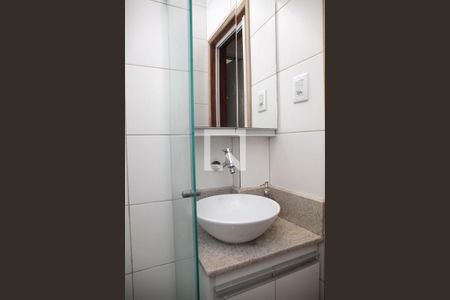 Banheiro de apartamento à venda com 1 quarto, 34m² em Cidade Baixa, Porto Alegre