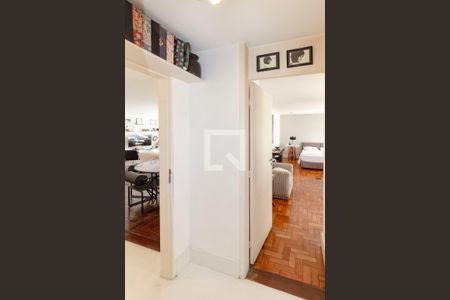 Corredor de apartamento à venda com 2 quartos, 144m² em Itaim Bibi, São Paulo