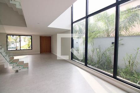 Sala de casa de condomínio à venda com 5 quartos, 300m² em Vargem Grande, Rio de Janeiro