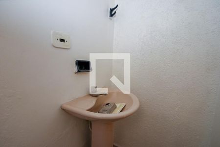 Lavabo de casa para alugar com 1 quarto, 50m² em Santo Amaro, São Paulo