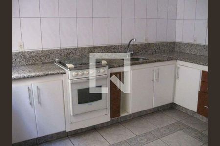 Casa à venda com 3 quartos, 180m² em Vila Scarpelli, Santo André