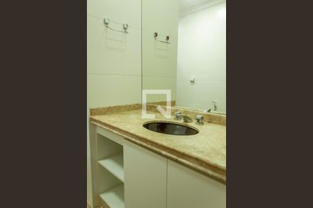 Apartamento para alugar com 260m², 4 quartos e 2 vagas Apartamento para alugar com 260m², 4 quartos e 2 vagasBaneiro