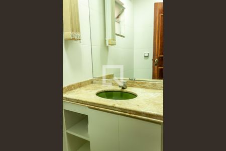 Apartamento para alugar com 260m², 4 quartos e 2 vagas Apartamento para alugar com 260m², 4 quartos e 2 vagasBaneiro