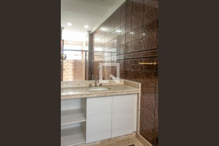 Apartamento para alugar com 260m², 4 quartos e 2 vagas Apartamento para alugar com 260m², 4 quartos e 2 vagasBanheiro 2 suit