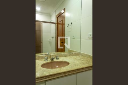 Apartamento para alugar com 260m², 4 quartos e 2 vagas Apartamento para alugar com 260m², 4 quartos e 2 vagasBaneiro da suite