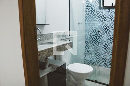 Banheiro de casa de condomínio à venda com 2 quartos, 40m² em Vila Santa Terezinha (zona Norte), São Paulo