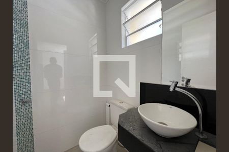 Banheiro 1 de casa de condomínio à venda com 3 quartos, 120m² em Cabral, Contagem