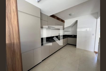 Cozinha de casa de condomínio para alugar com 3 quartos, 120m² em Cabral, Contagem