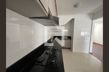 Cozinha de casa de condomínio para alugar com 3 quartos, 120m² em Cabral, Contagem