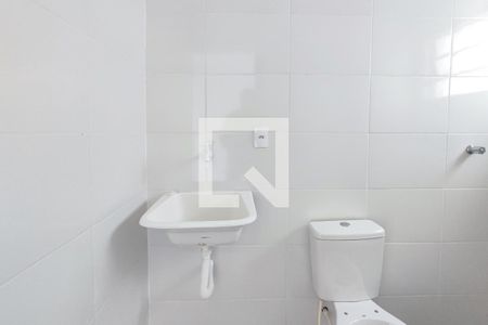 Banheiro de kitnet/studio para alugar com 1 quarto, 28m² em Vila Progresso, Campinas