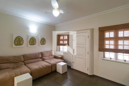 Sala de TV de casa à venda com 4 quartos, 250m² em Jardim Magnólia, Campinas