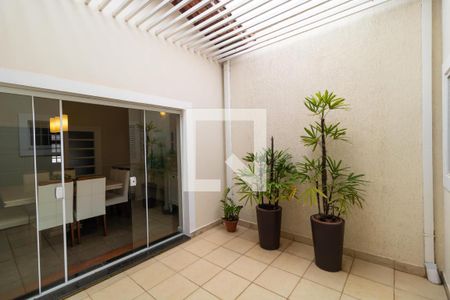 Área de luz de casa à venda com 4 quartos, 250m² em Jardim Magnólia, Campinas