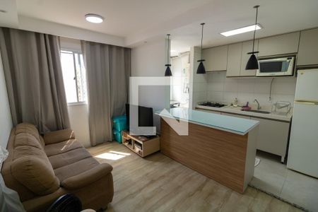 Sala de apartamento para alugar com 2 quartos, 42m² em Jardim Novo Taboão, São Paulo