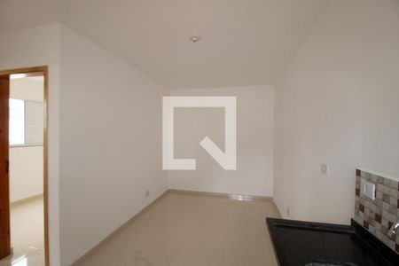 Sala/Cozinha e área de serviço de apartamento para alugar com 2 quartos, 45m² em Vila Sao Geraldo, São Paulo