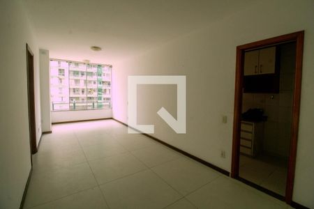 Sala de apartamento para alugar com 2 quartos, 80m² em Barra da Tijuca, Rio de Janeiro