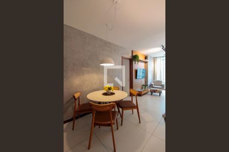 Sala de apartamento para alugar com 2 quartos, 80m² em Barra da Tijuca, Rio de Janeiro