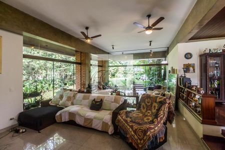 Sala de casa de condomínio à venda com 4 quartos, 811m² em Alphaville, Santana de Parnaíba