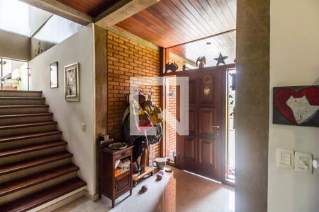 Sala de TV de casa de condomínio à venda com 4 quartos, 811m² em Alphaville, Santana de Parnaíba