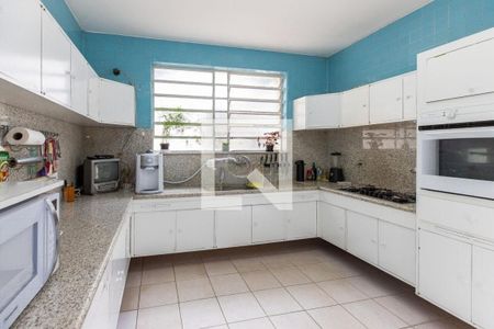 Casa à venda com 3 quartos, 320m² em Pacaembu, São Paulo