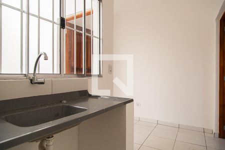 Cozinha de apartamento para alugar com 1 quarto, 32m² em Vila Fachini, São Paulo