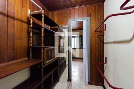 Casa para alugar com 340m², 6 quartos e 3 vagas Casa para alugar com 340m², 6 quartos e 3 vagasCloset - Casa 2