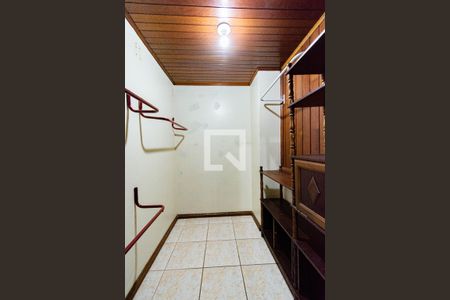 Casa para alugar com 340m², 6 quartos e 3 vagas Casa para alugar com 340m², 6 quartos e 3 vagasCloset - Casa 2