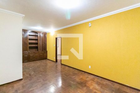 Sala de casa para alugar com 3 quartos, 235m² em Álvaro Camargos, Belo Horizonte