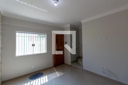 Sala e Cozinha Integrada de casa de condomínio à venda com 2 quartos, 58m² em Vila Ré, São Paulo