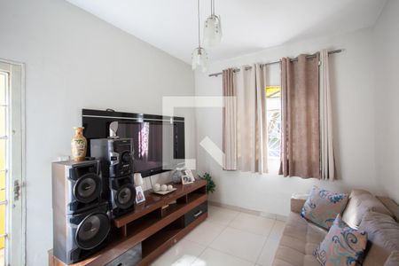 Sala de estar de casa à venda com 3 quartos, 171m² em Minas Caixa, Belo Horizonte