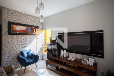 Sala de estar de casa à venda com 3 quartos, 171m² em Minas Caixa, Belo Horizonte