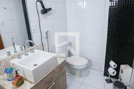 Apartamento à venda com 120m², 3 quartos e 3 vagas Apartamento à venda com 120m², 3 quartos e 3 vagasBanheiro da Suíte 1