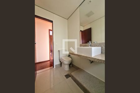 Banheiro de apartamento à venda com 4 quartos, 123m² em Serra, Belo Horizonte