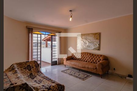 Sala de casa para alugar com 4 quartos, 200m² em Jardim Oriental, São Paulo