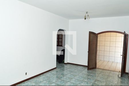 Casa à venda com 365m², 4 quartos e 4 vagasSala 