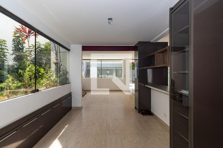 Sala de casa à venda com 4 quartos, 317m² em Jardim Luzitania, São Paulo