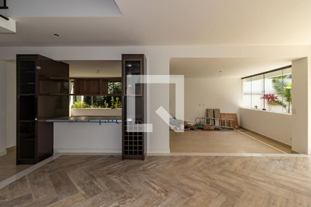 Sala de casa à venda com 4 quartos, 317m² em Jardim Luzitania, São Paulo