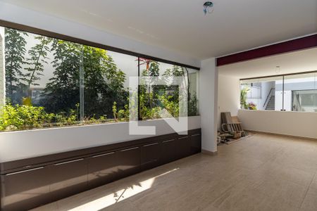 Sala de casa à venda com 4 quartos, 317m² em Jardim Luzitania, São Paulo