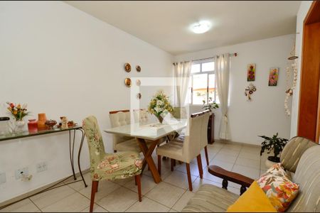 Sala de apartamento à venda com 3 quartos, 70m² em Ana Lúcia, Belo Horizonte