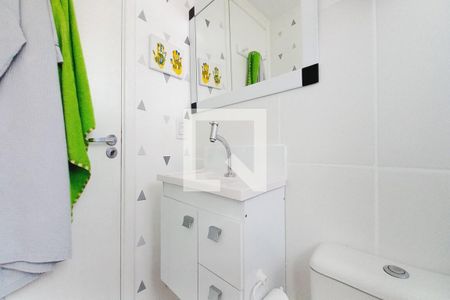 Banheiro de apartamento à venda com 2 quartos, 47m² em Loteamento Parque São Martinho, Campinas