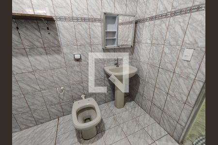 Banheiro de casa para alugar com 1 quarto, 40m² em Vila Lourdes, Ferraz de Vasconcelos