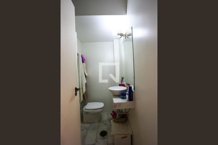 Apartamento para alugar com 220m², 4 quartos e 2 vagas Apartamento para alugar com 220m², 4 quartos e 2 vagasDetalhe do Banheiro da Suite