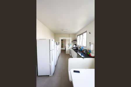 Apartamento para alugar com 220m², 4 quartos e 2 vagas Apartamento para alugar com 220m², 4 quartos e 2 vagasCozinha