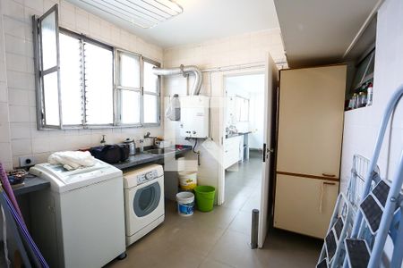 Apartamento para alugar com 220m², 4 quartos e 2 vagas Apartamento para alugar com 220m², 4 quartos e 2 vagasÁrea de Serviço