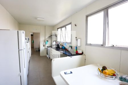 Apartamento para alugar com 220m², 4 quartos e 2 vagas Apartamento para alugar com 220m², 4 quartos e 2 vagasCozinha