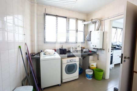 Apartamento para alugar com 220m², 4 quartos e 2 vagas Apartamento para alugar com 220m², 4 quartos e 2 vagasÁrea de Serviço