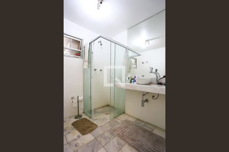 Apartamento para alugar com 220m², 4 quartos e 2 vagas Apartamento para alugar com 220m², 4 quartos e 2 vagasBanheiro