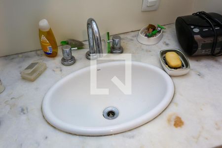 Apartamento para alugar com 220m², 4 quartos e 2 vagas Apartamento para alugar com 220m², 4 quartos e 2 vagasBanheiro da Suíte 2